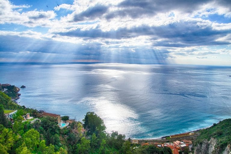 Stretto di Messina leggenda di Scilla e Cariddi