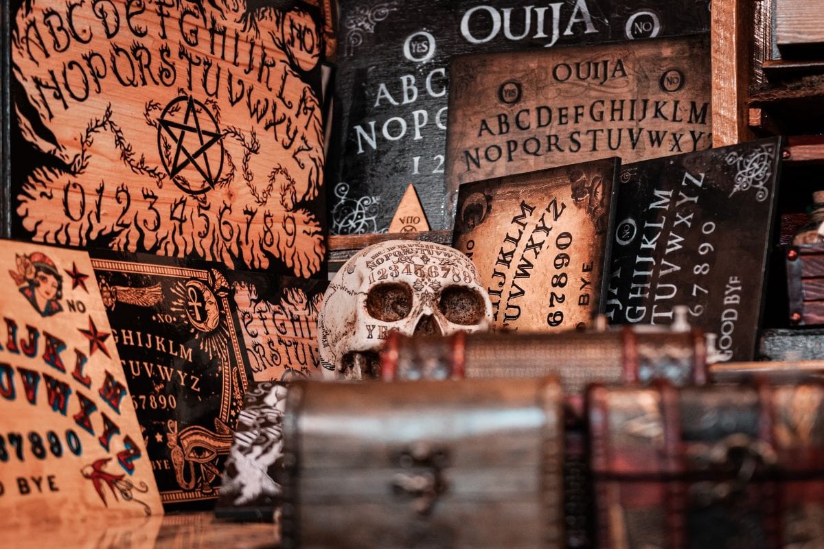 Origini e varianti della tavola ouija